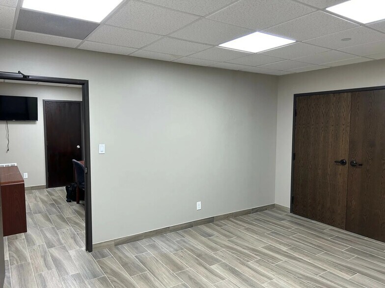 More Photos Of 900-950 N Porter Ave, Norman Medical For Lease