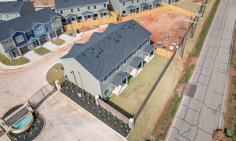 More Photos Of 14010 Longstreet rd, Willis Apartments For Sale