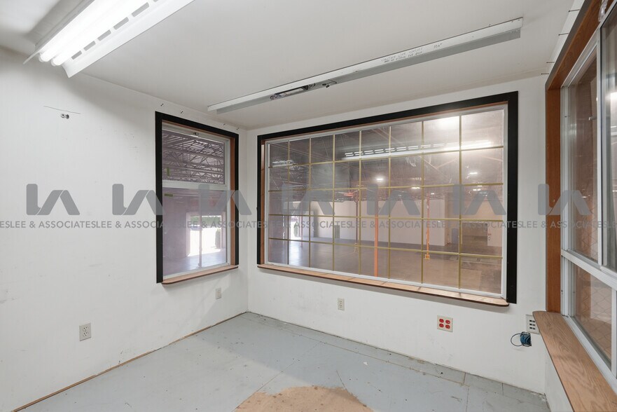 More Photos Of 18788 96th Ave, Surrey Warehouse For Lease