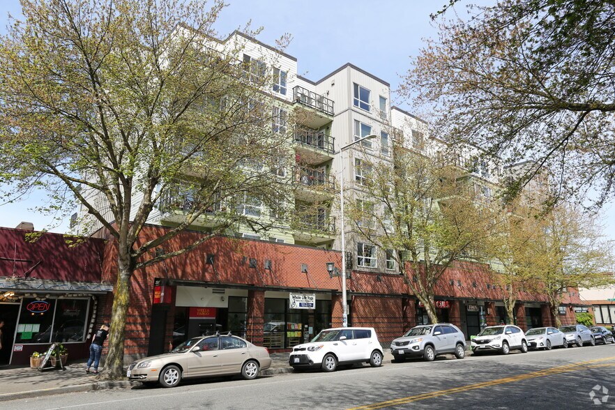More Photos Of 8551 Greenwood Ave N, Seattle Apartments For Lease