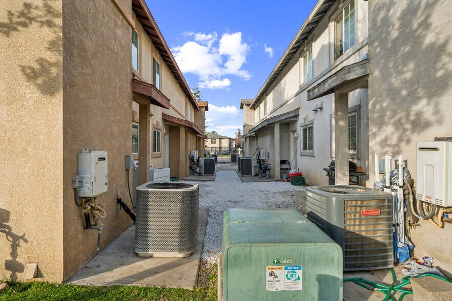 More Photos Of 331 Pacheco Rd, Bakersfield Apartments For Sale