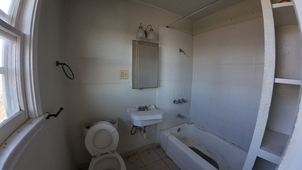 More Photos Of 401 Natalen Ave, San Antonio Multifamily For Sale