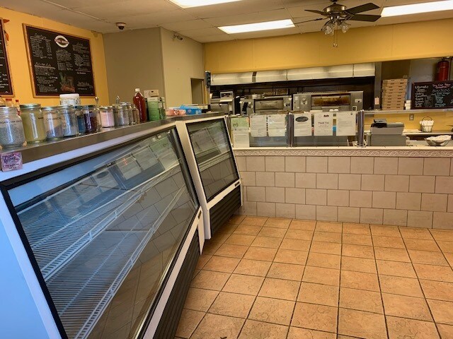 More Photos Of 1007 Van Antwerp Rd, Niskayuna Restaurant For Lease