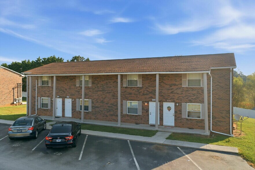More Photos Of 3100 E Governor John Sevier Hwy, Knoxville Multifamily For Sale