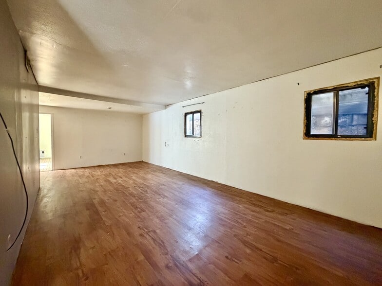 More Photos Of 322 Historic 66 E, Waynesville Office For Sale
