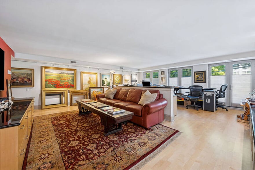 More Photos Of 2217 N Clybourn Ave, Chicago Storefront Retail Residential For Sale