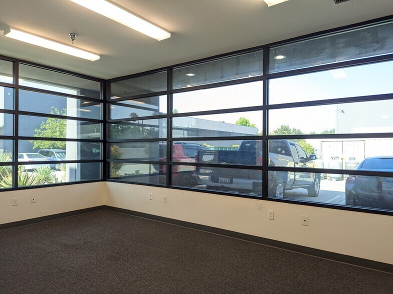 More Photos Of 4730 Littlejohn St, Baldwin Park Warehouse For Lease