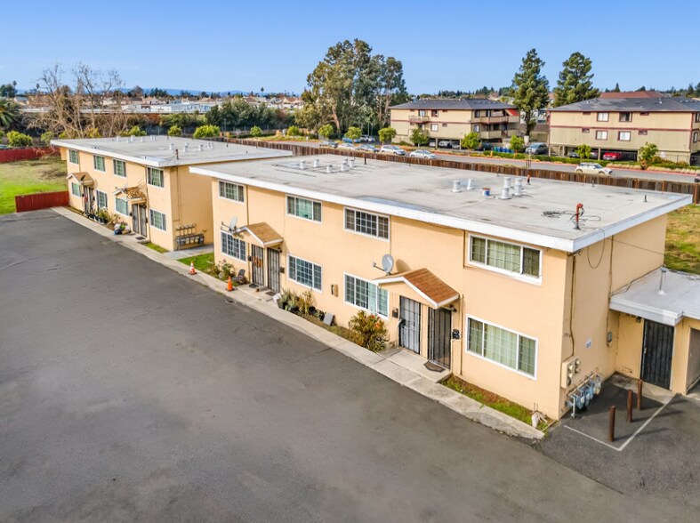 Primary Photo Of 29517-29529 Dixon St, Hayward Apartments For Sale