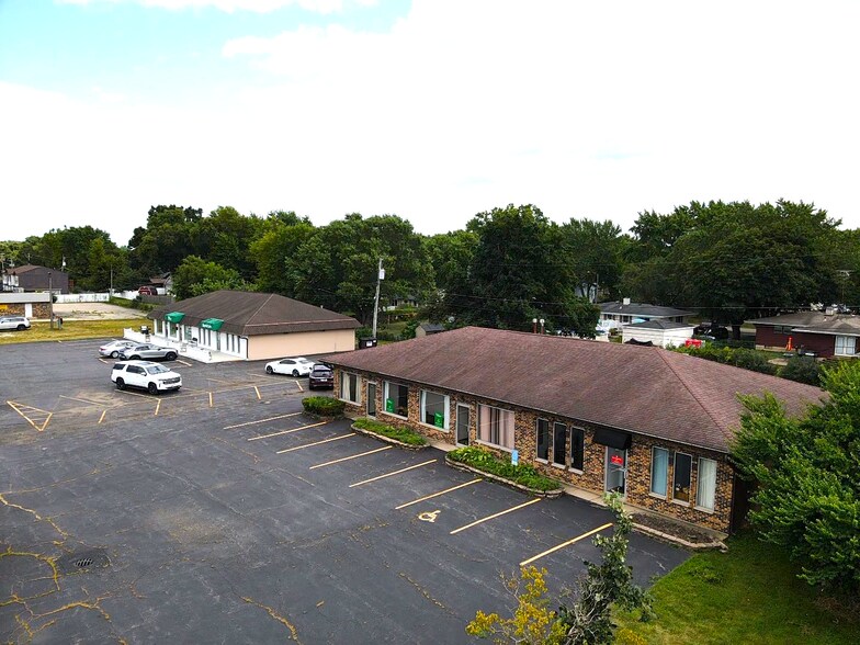 More Photos Of 4901 W Elm St, McHenry Office For Sale