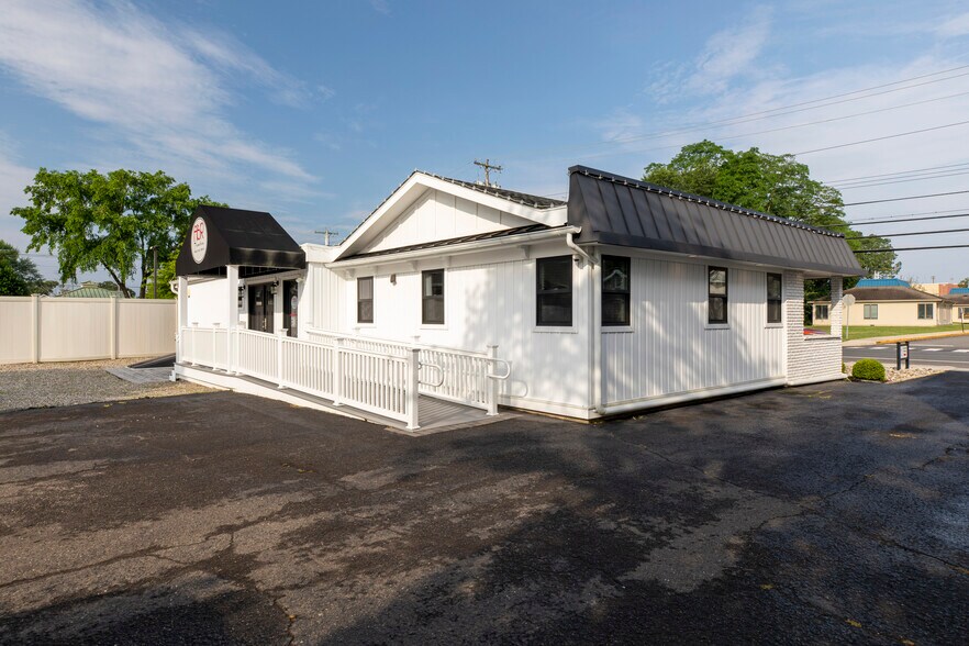 More Photos Of 832 Beaver Dam Rd, Point Pleasant Medical For Lease