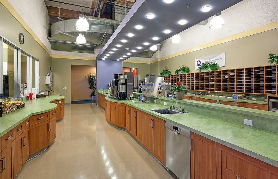 More Photos Of 7402 Hollister Ave, Goleta Light Manufacturing For Lease