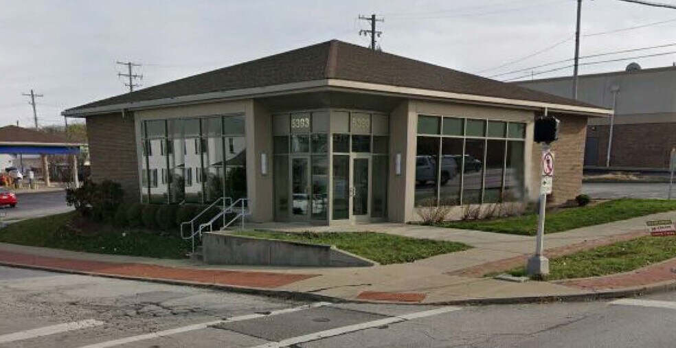 Primary Photo Of 5393 Ridge Rd, Parma Bank For Sale