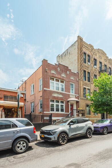 More Photos Of 195 30th St, Brooklyn Apartments For Sale