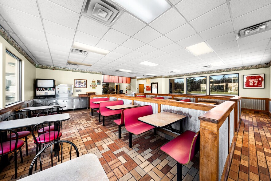 More Photos Of 1014 W Moore Ave, Terrell Restaurant For Sale