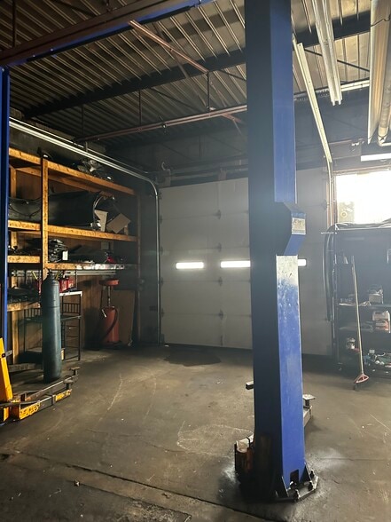 More Photos Of 14150 E 8 Mile Rd, Detroit Auto Repair For Sale