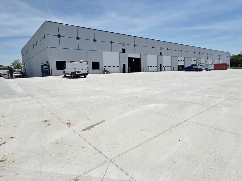 More Photos Of 1720 Workers Ct, Joliet Warehouse For Lease