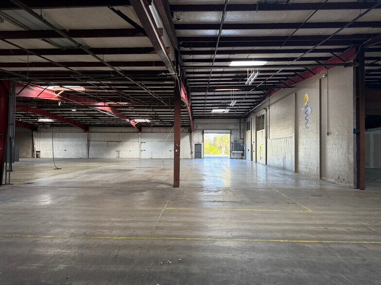 More Photos Of 1785 State Road 436, Winter Park Showroom For Sale