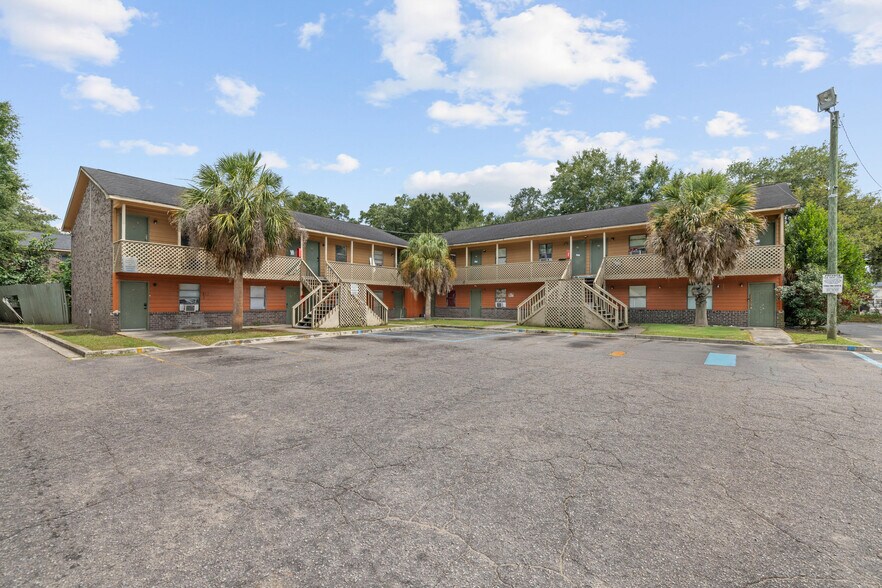 More Photos Of 5735 Chatham Ave, North Charleston Apartments For Sale