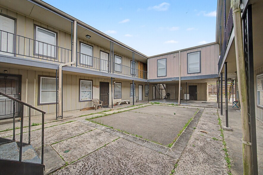 More Photos Of 6711-6817 Tara Ln, New Orleans Apartments For Sale