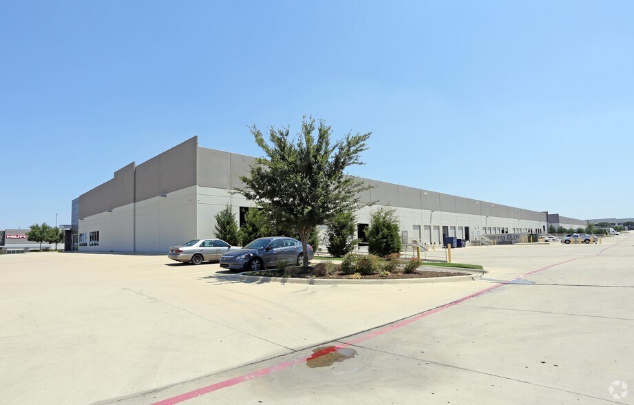 More Photos Of 3710 W Royal Ln, Irving Warehouse For Lease