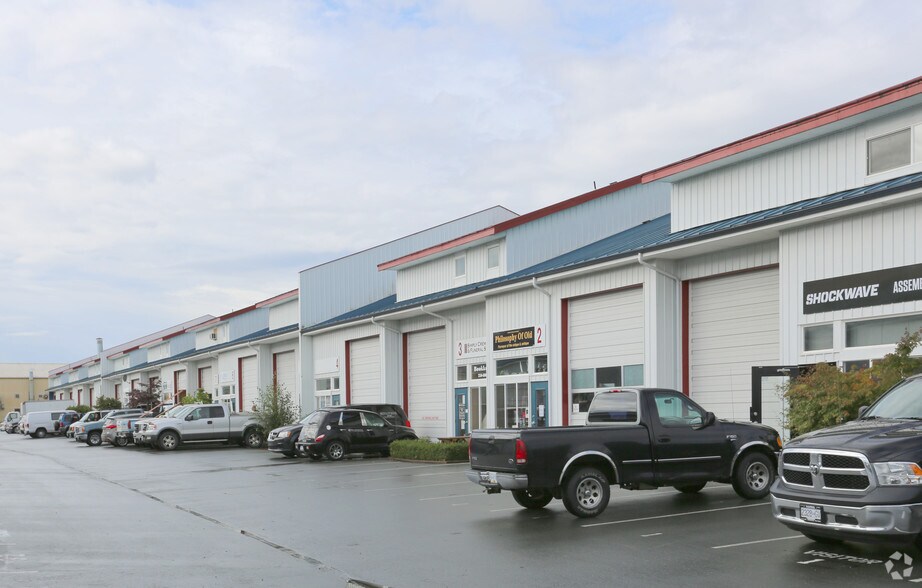 More Photos Of 2075 W Henry Ave, Sidney Service For Lease