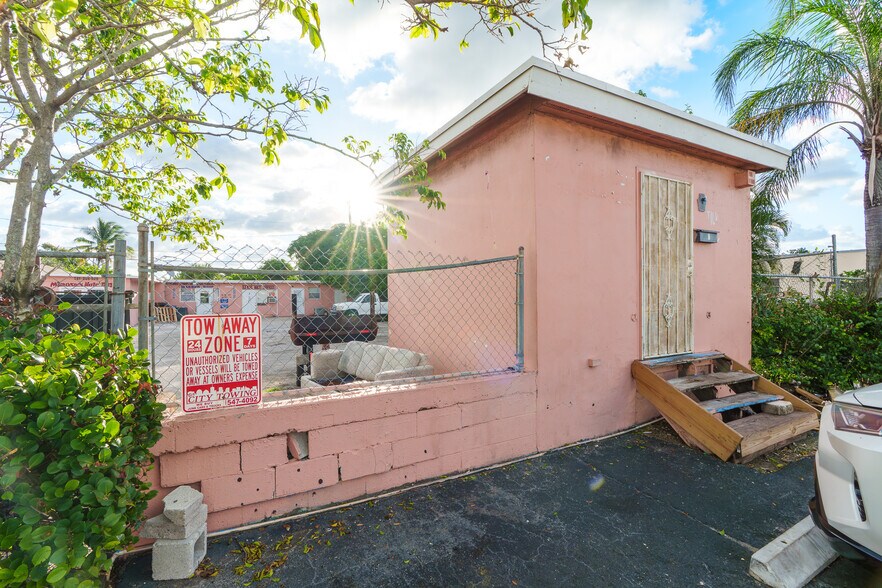 More Photos Of 341 SE 2nd Ave, Delray Beach Restaurant For Sale