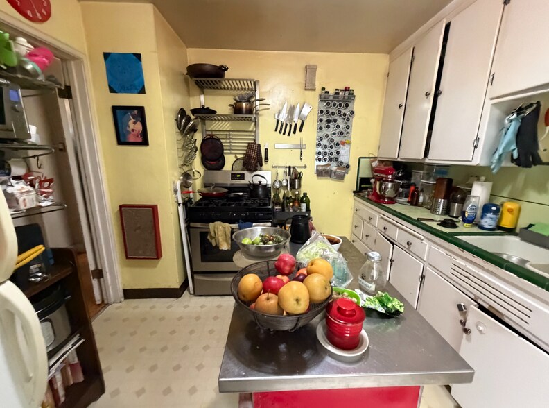 More Photos Of 539 Mandana Blvd, Oakland Apartments For Sale