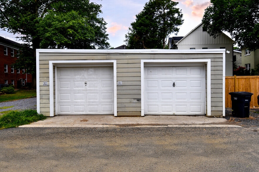 More Photos Of 1705 Commonwealth Ave, Alexandria Apartments For Sale