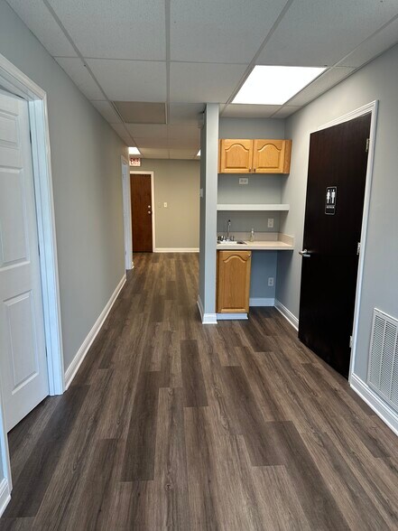 More Photos Of 1111 Shive Ln, Bowling Green Loft Creative Space For Lease