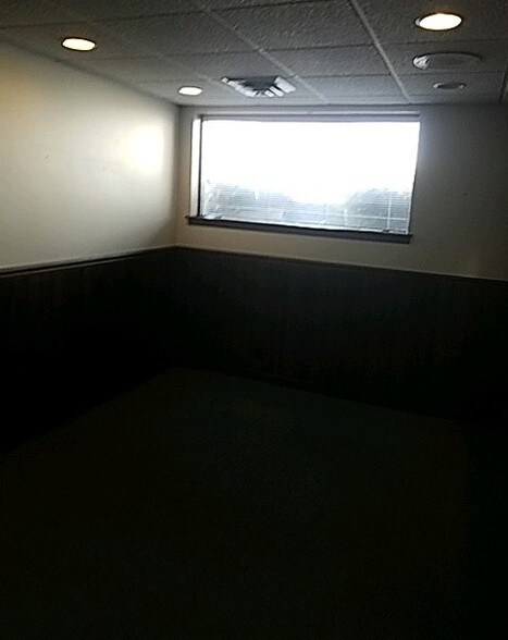 More Photos Of 4220 S 27th St, Milwaukee Medical For Lease