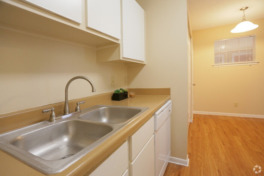 More Photos Of 737 W Mayfield Blvd, San Antonio Apartments For Sale