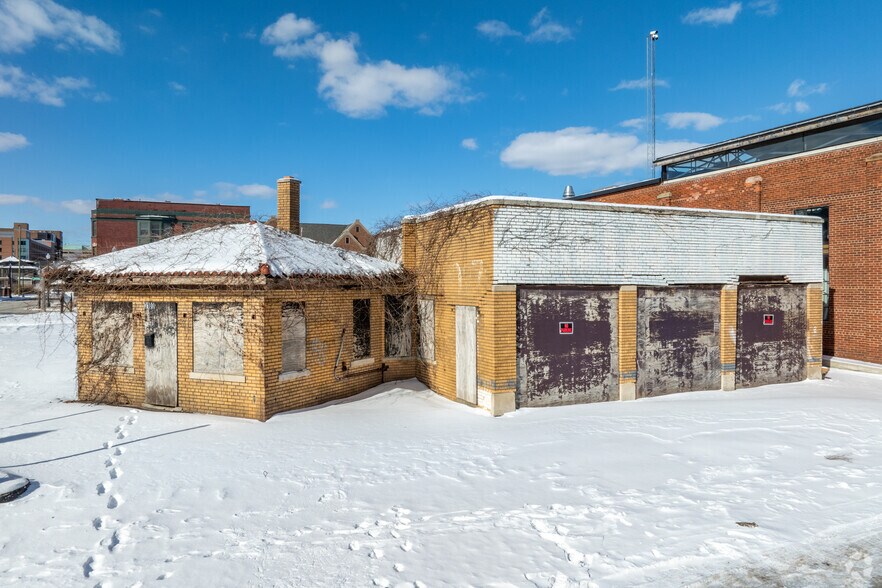 More Photos Of 3100 Brush St, Detroit Light Distribution For Lease