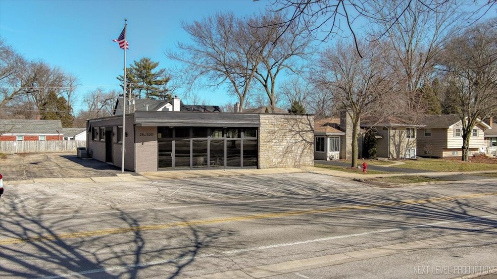 More Photos Of 28w520 Batavia Rd, Warrenville Warehouse For Lease