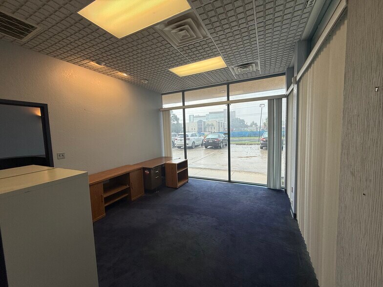 More Photos Of 215 W Donegan Ave, Kissimmee Industrial For Lease