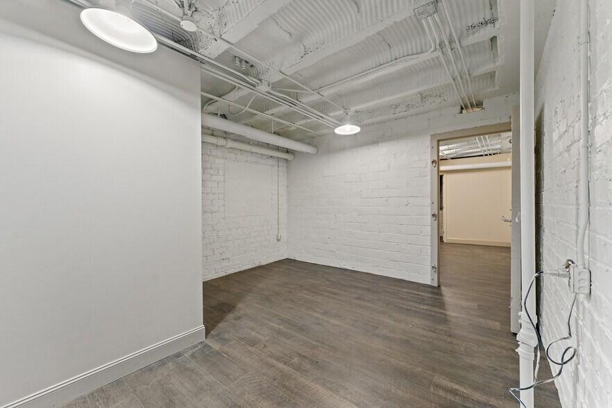 More Photos Of 403 Tenney Ave, Campbell Bank For Sale