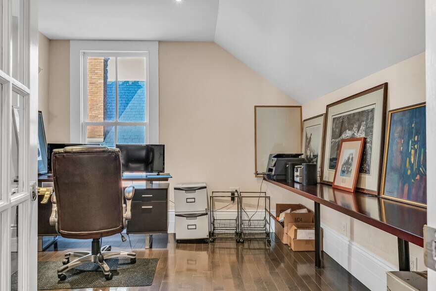 More Photos Of 15 Prince Arthur Ave, Toronto Office Residential For Lease