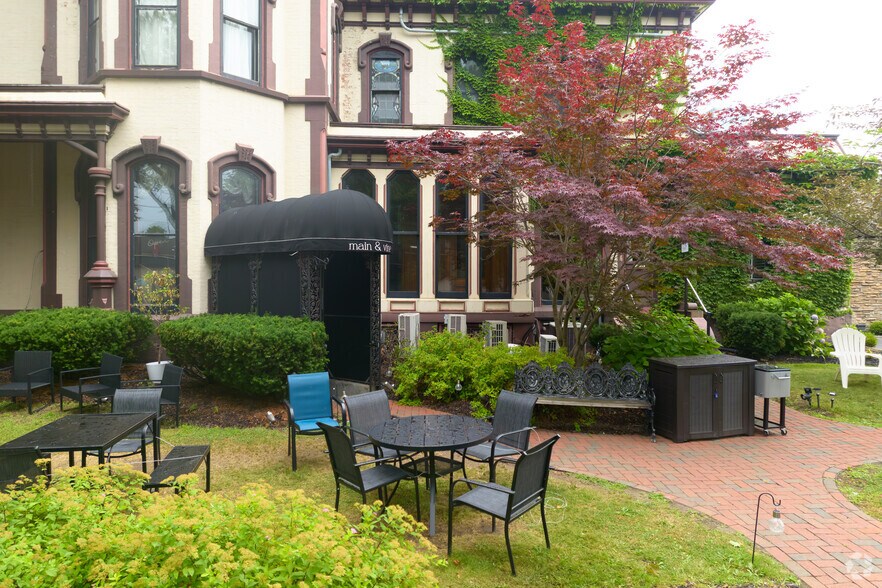 More Photos Of 1 E Church St, Fairport Restaurant For Sale