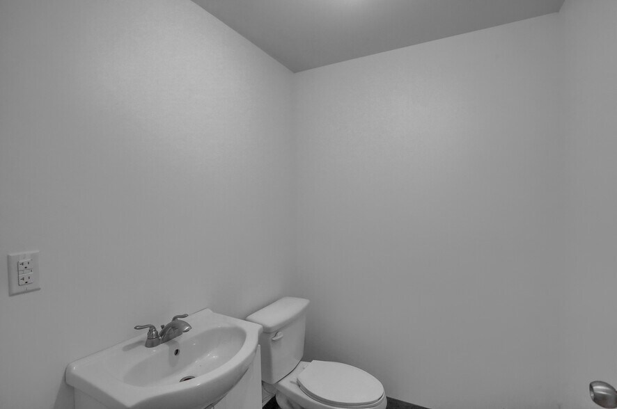 More Photos Of 3210 Wilmington Rd, New Castle Bowling Alley For Sale