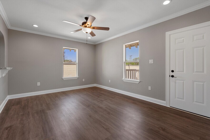 More Photos Of 521 N 18th St, Waco Office Residential For Sale