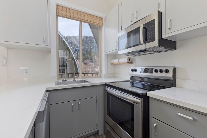More Photos Of 25 Howard Ave, June Lake Apartments For Sale