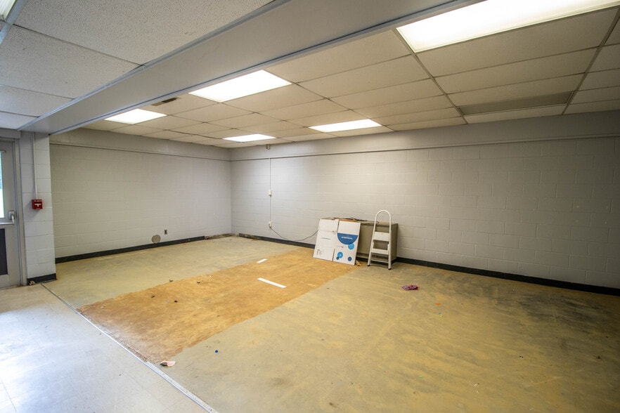 More Photos Of 11218 N Linden Rd, Clio Schools For Sale