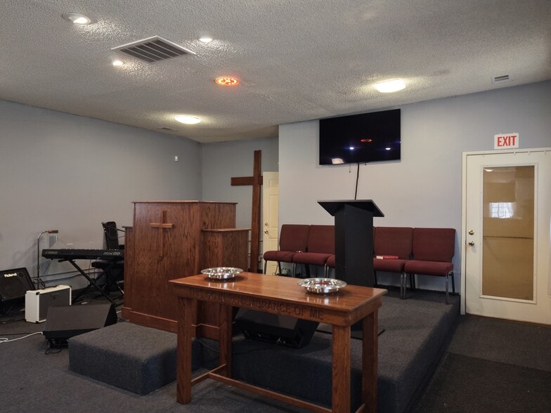 More Photos Of 1327 E Mauretania St, Wilmington Religious Facility For Sale