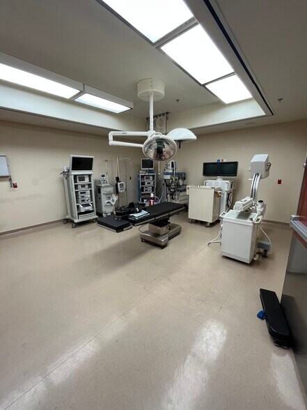 More Photos Of 2851 S Avenue B, Yuma Medical For Lease