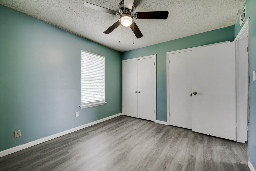 More Photos Of 1906 W Matthews Ave, Jonesboro Apartments For Sale