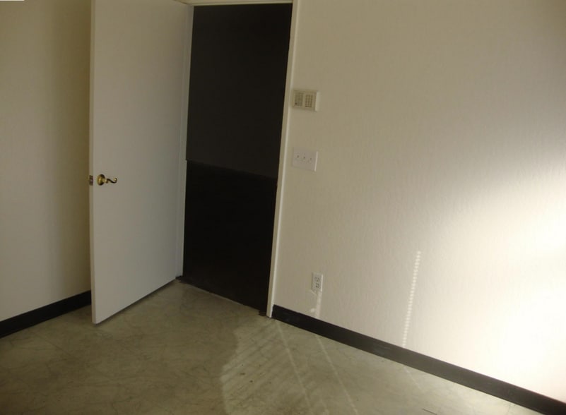 More Photos Of 2519 W Winton Ave, Hayward Warehouse For Sale