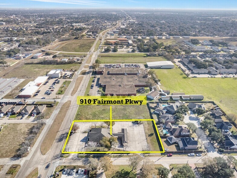 More Photos Of 910 Fairmont Pky, Pasadena Storefront Retail Office For Sale