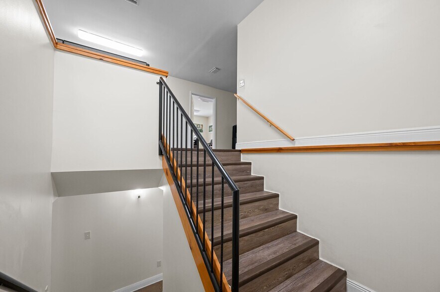More Photos Of 7555 Half Mile Rd, Irvington Service For Sale