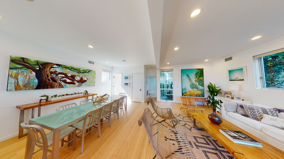 More Photos Of 1410 Pacific Ave, Venice Office For Sale