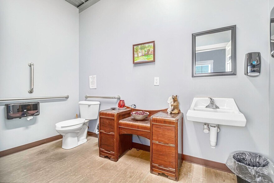 More Photos Of 44947 W Red Arrow Hwy, Paw Paw Restaurant For Sale