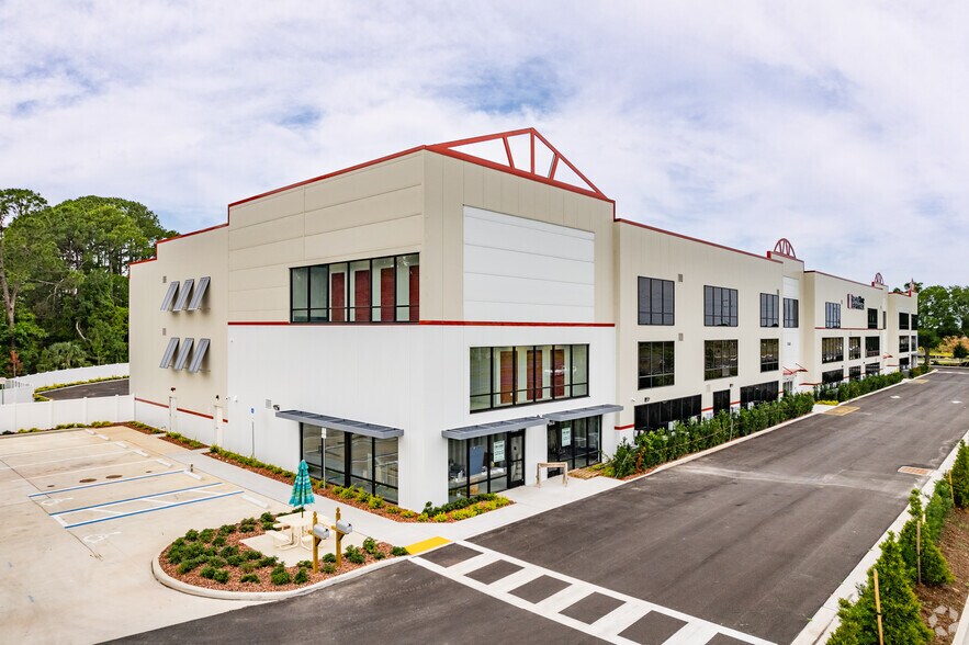 More Photos Of Bristol Lakes Road, Mount Dora Self Storage For Lease